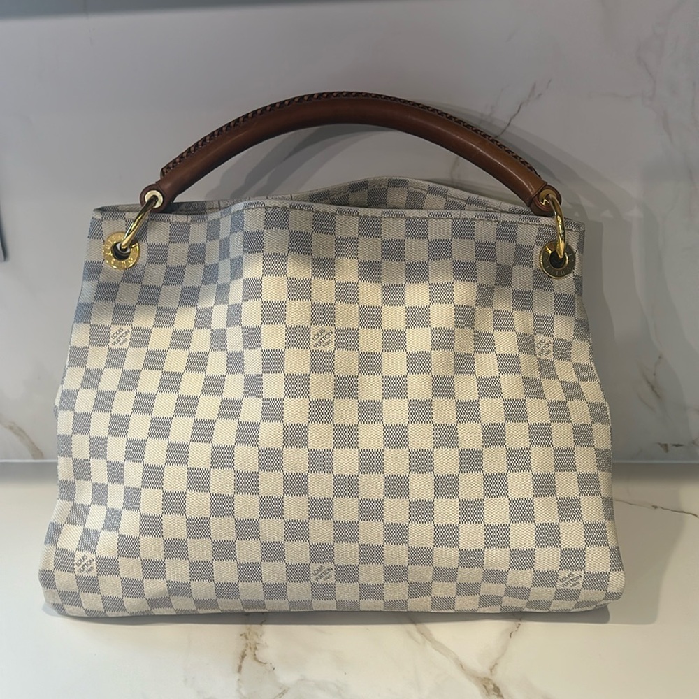 Louis Vuitton Artsy Shoulder Bag